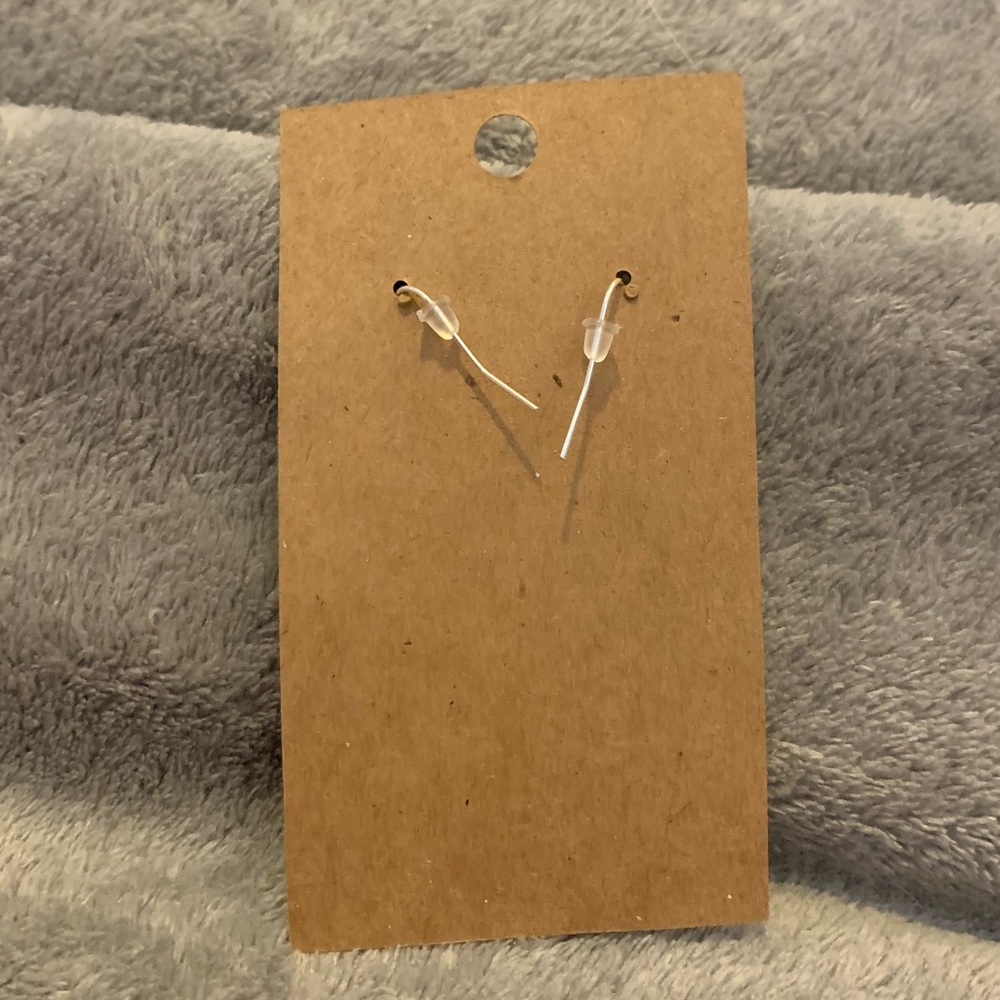 Tiny alpaca llama earrings - Picture 3 of 3